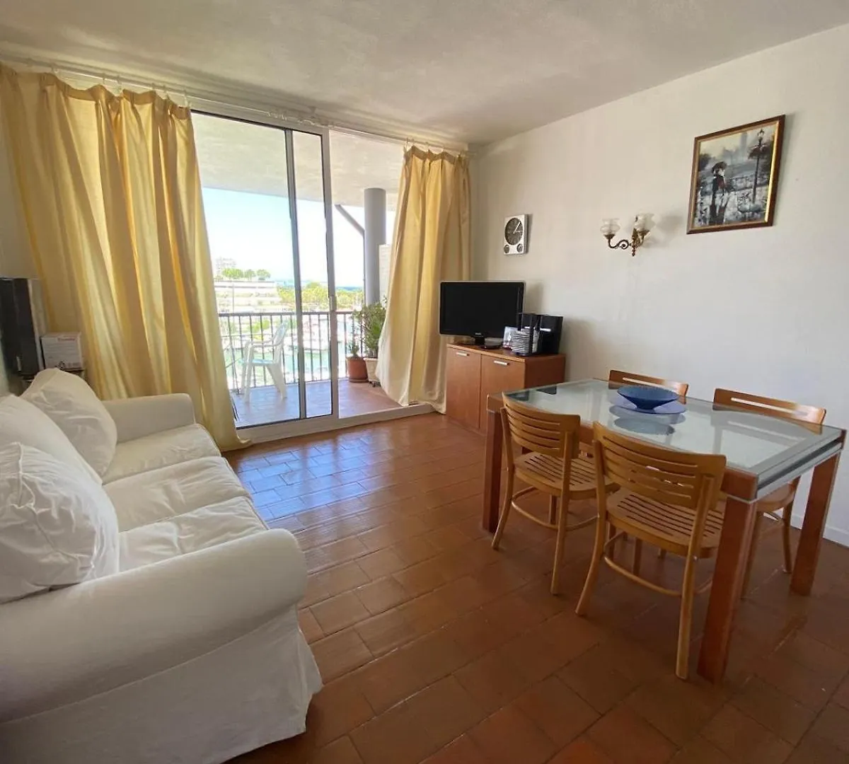 Apartamento En Puerto Con Terraza Y Vistas Al Mar Platja d'Aro Spain